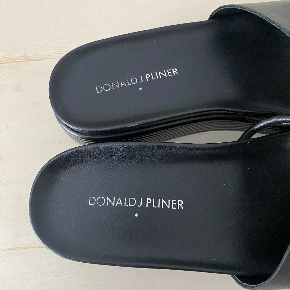 Donald J Pliner Fifi Black Leather Wedge Thong Sandals Slides - Picture 3 of 8